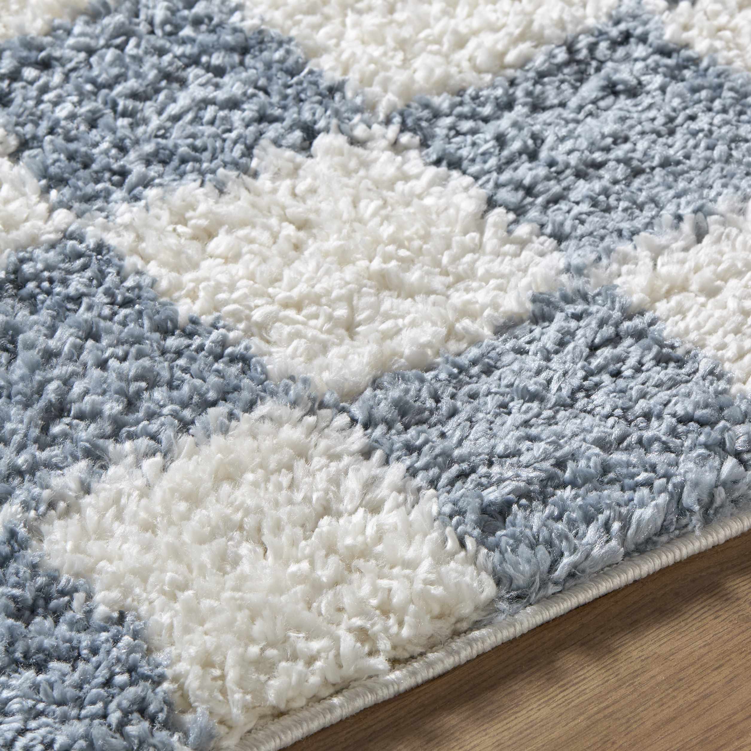 Monteagudo Area Rug