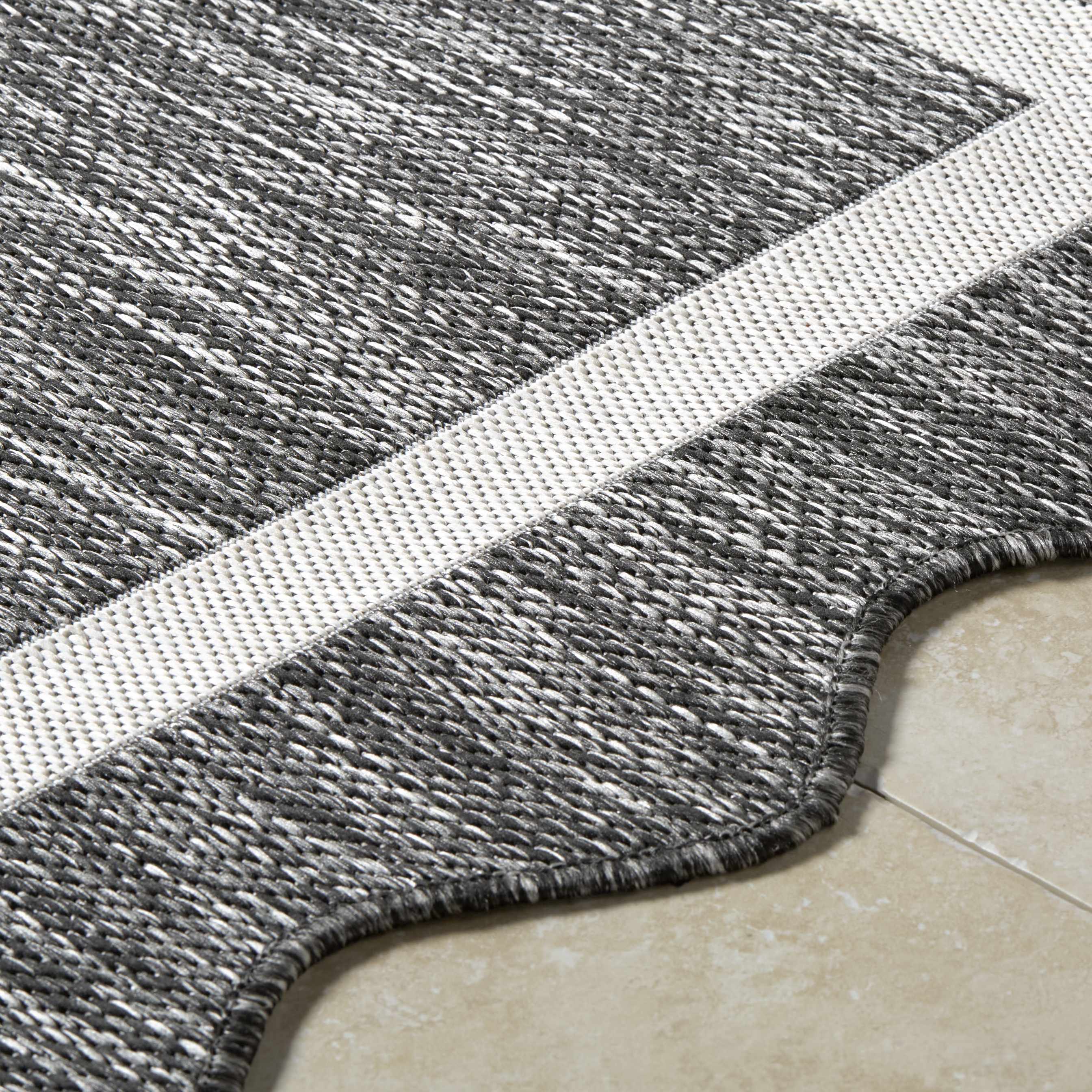 Varro Area Rug