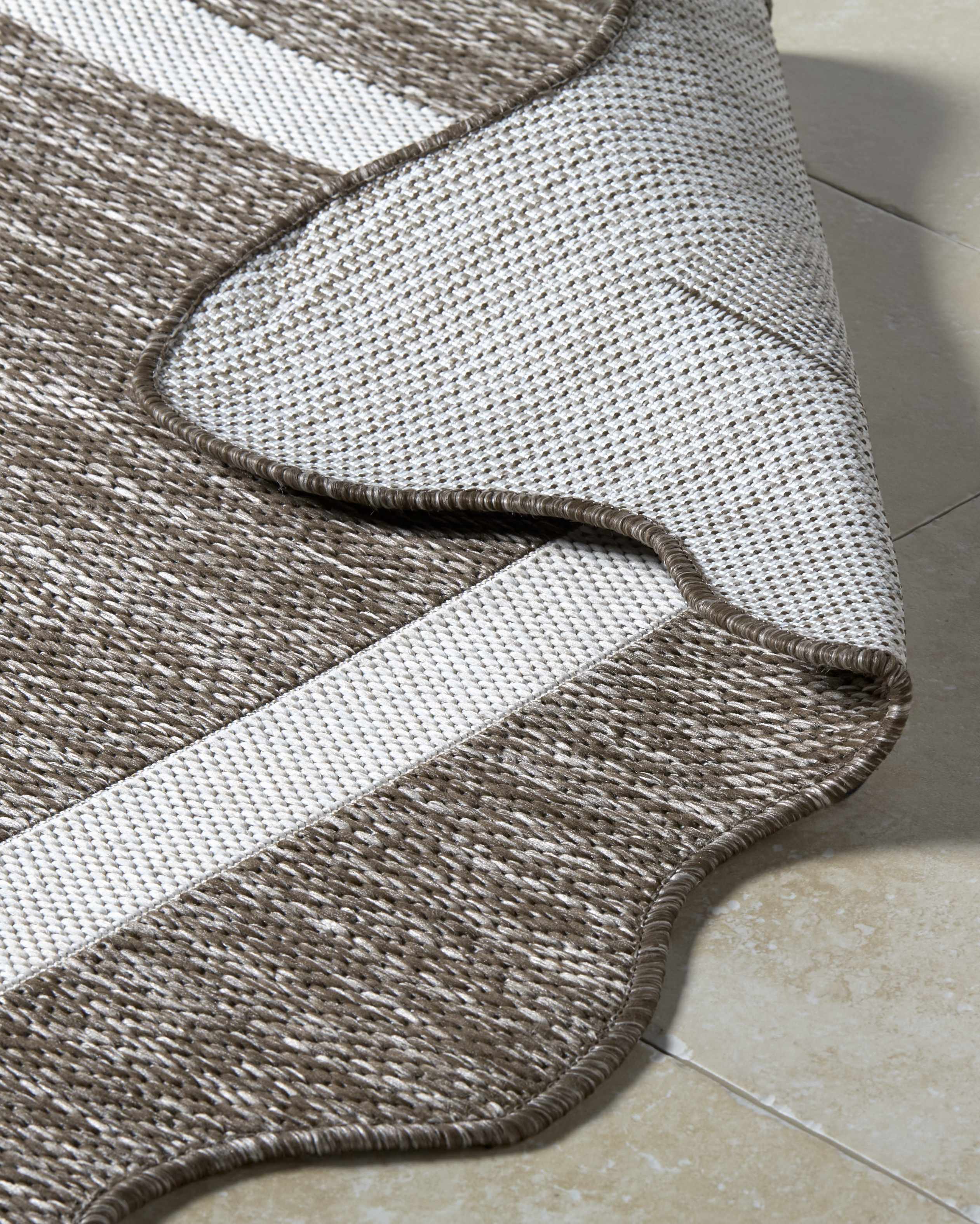Varro Area Rug
