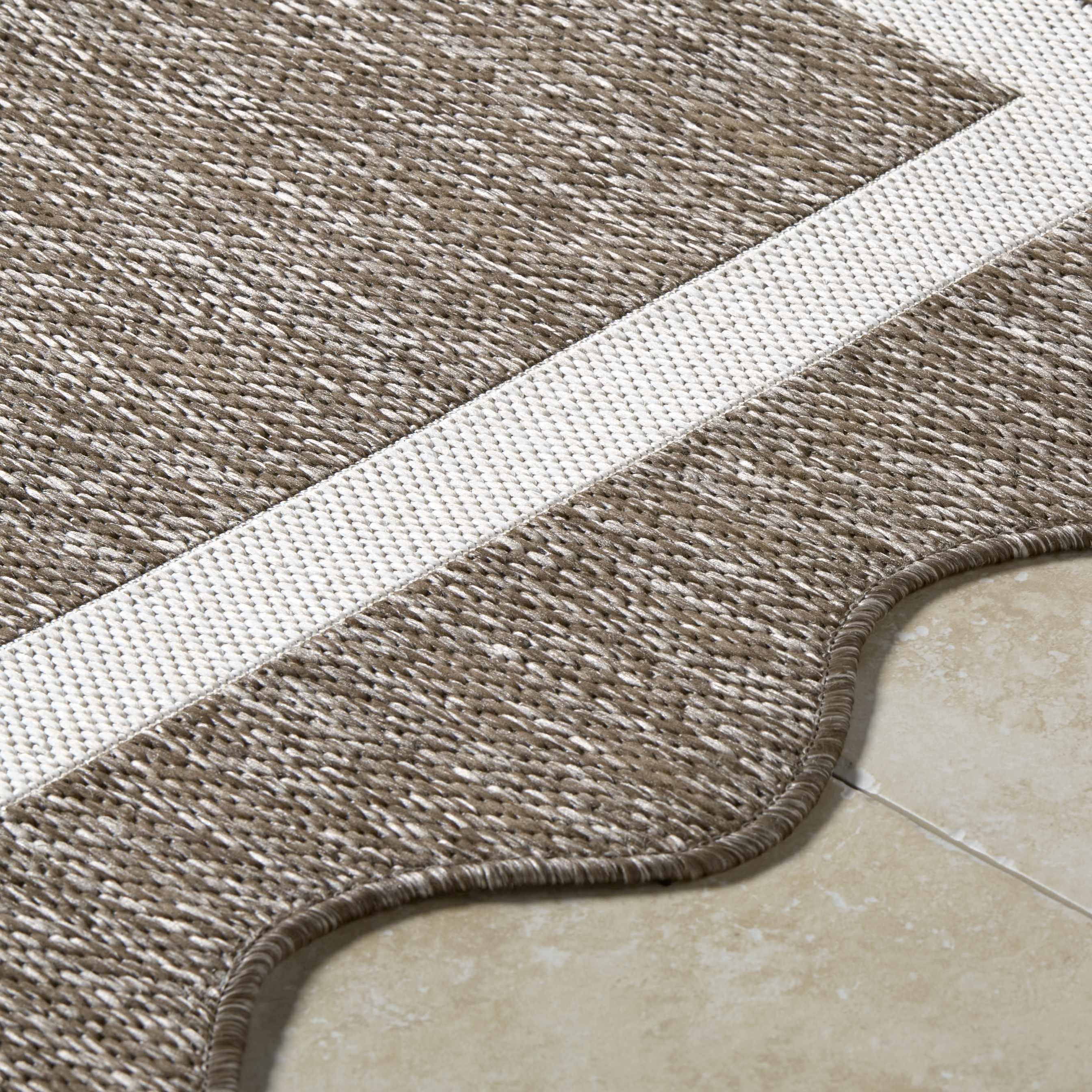 Varro Area Rug