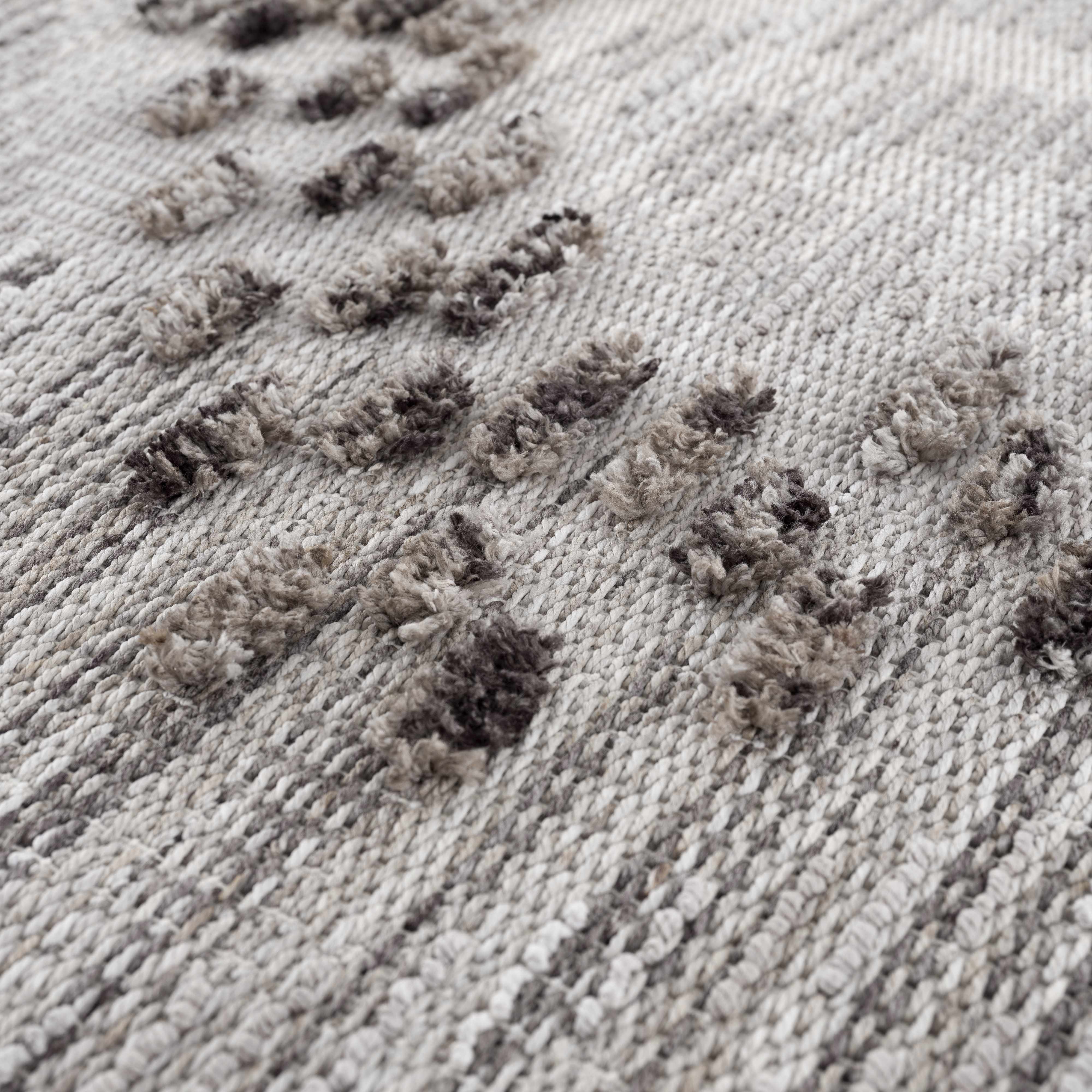 Cabarroguis Runner Rug